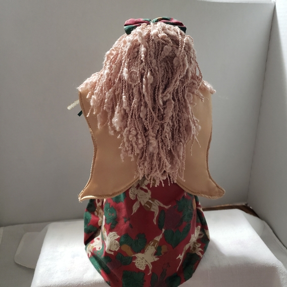 Beautiful Tree Topper Angel 12" Tall - Picture 5 of 10